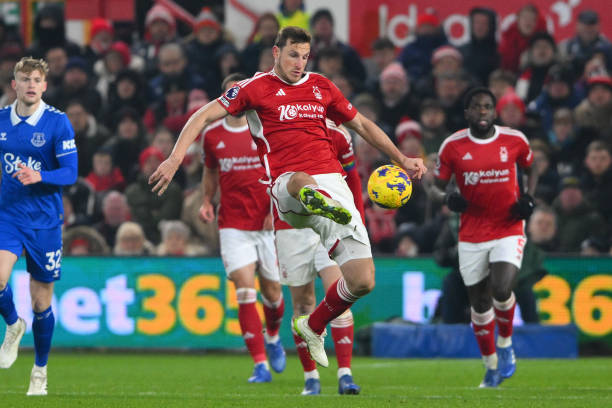 更是一个极 更是一个极